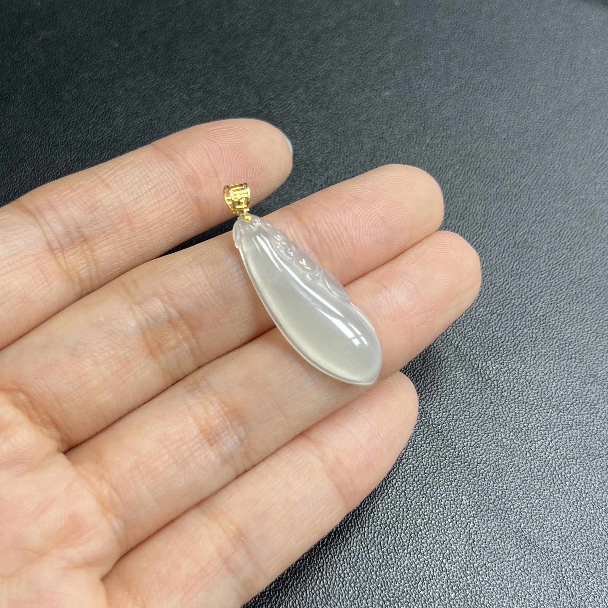 于于珠宝-天然A货缅甸翡翠冰种福瓜玉石吊坠28.1×10.5×5mm