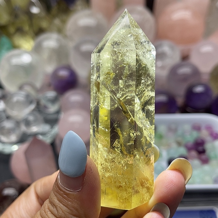 水晶珠宝半成品未镶嵌12黄水晶柱