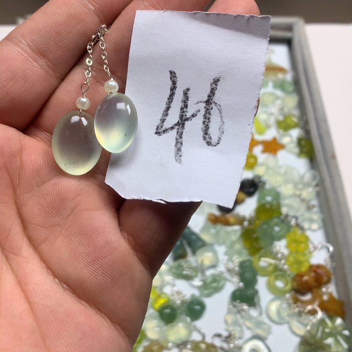 蛇纹石玉耳钉足银镀金镶嵌储****m