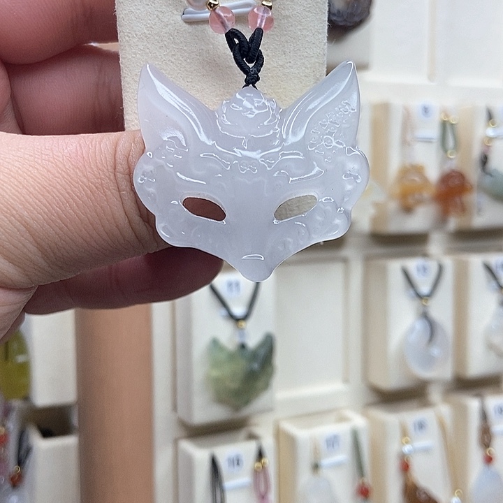 石英质玉颈饰合金夏**风