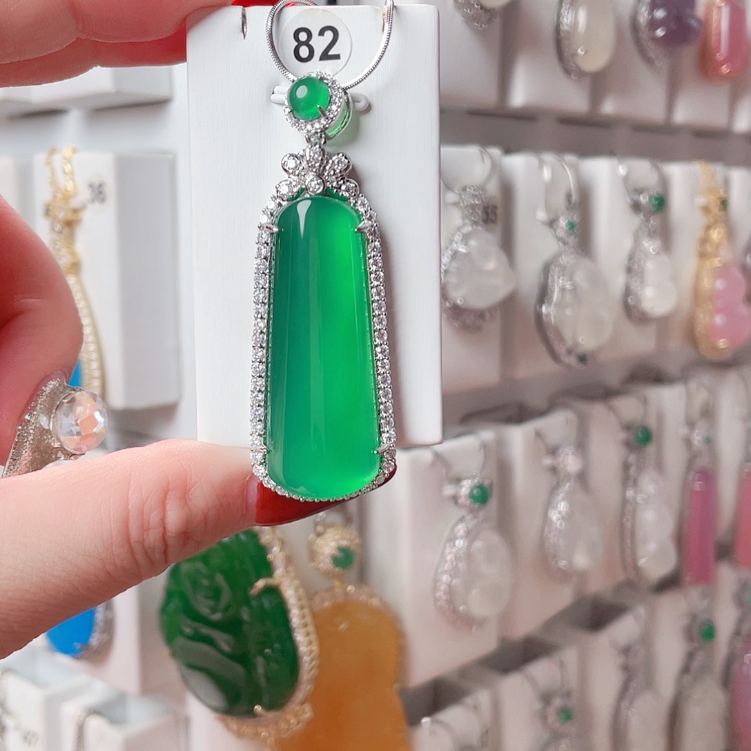 玛瑙/玉髓吊坠(赠链)未镶嵌