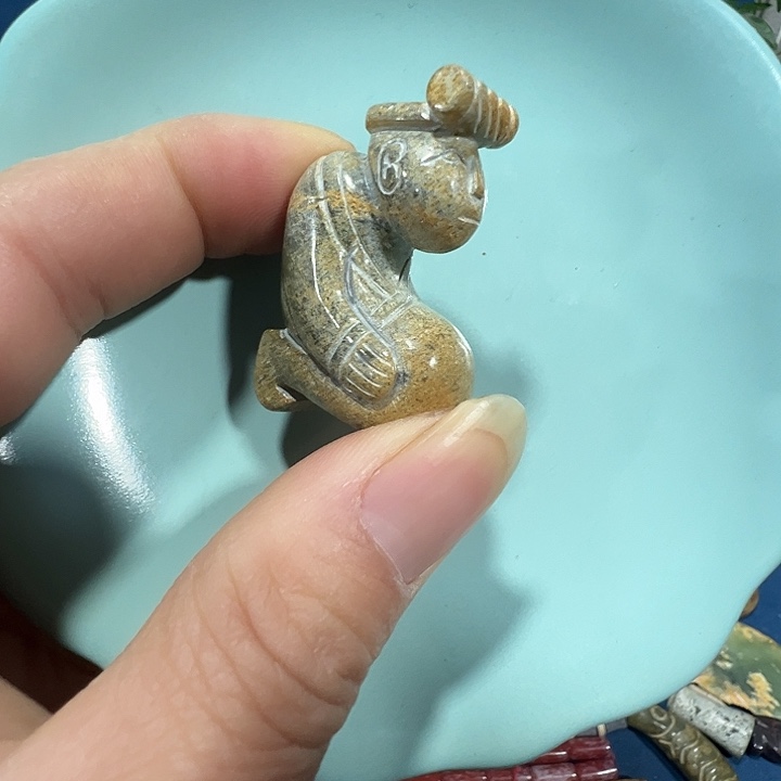 透闪石质玉未镶嵌挂件