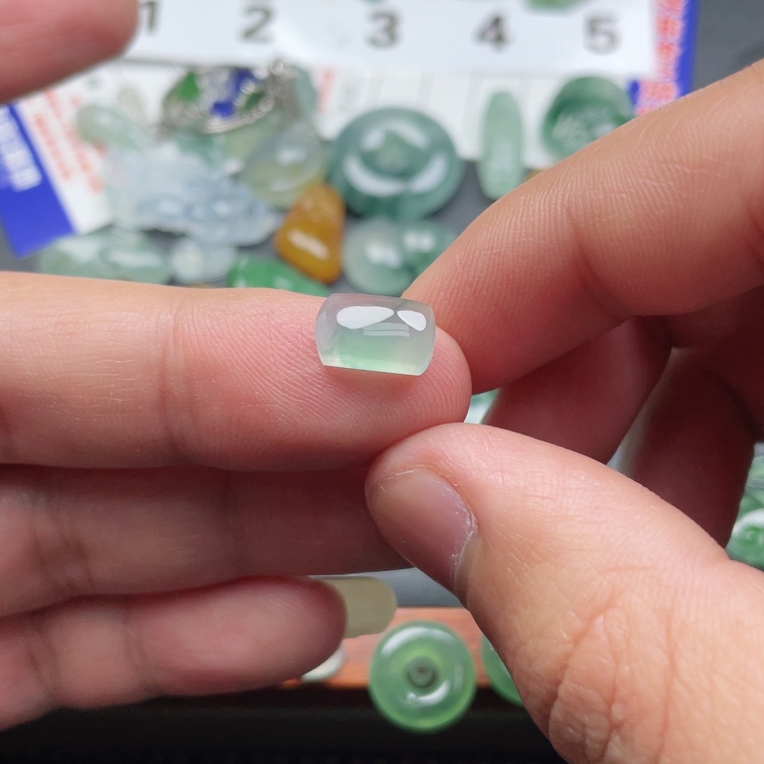 翡翠颈饰未镶嵌缅甸翡翠