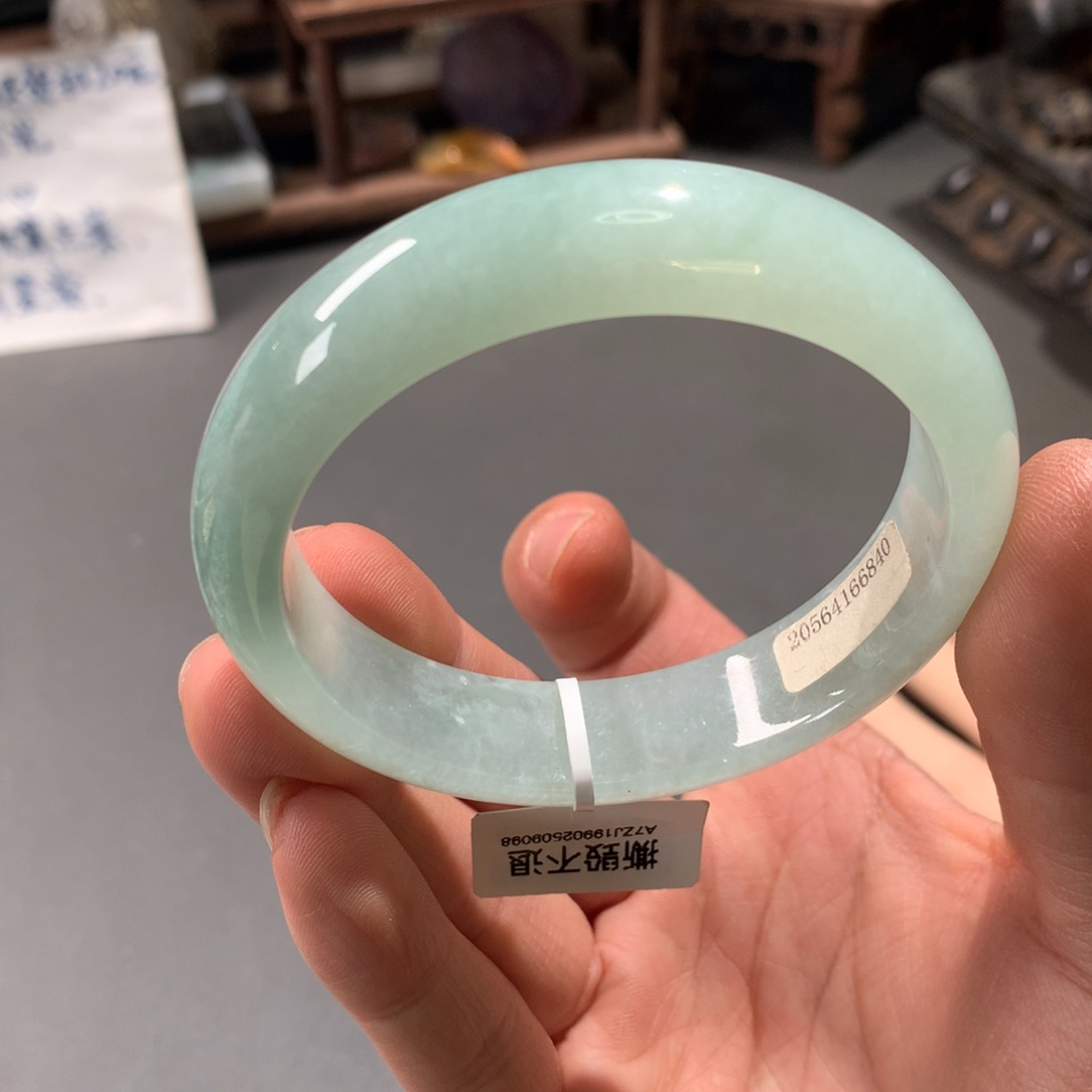 翡翠手镯未镶嵌57.7圈口