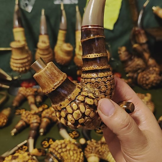 倾***王贵州特色竹根烟斗工艺品手把件