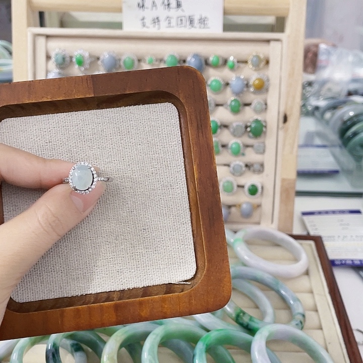 翡翠未镶嵌颈饰天然翡翠Ａ货