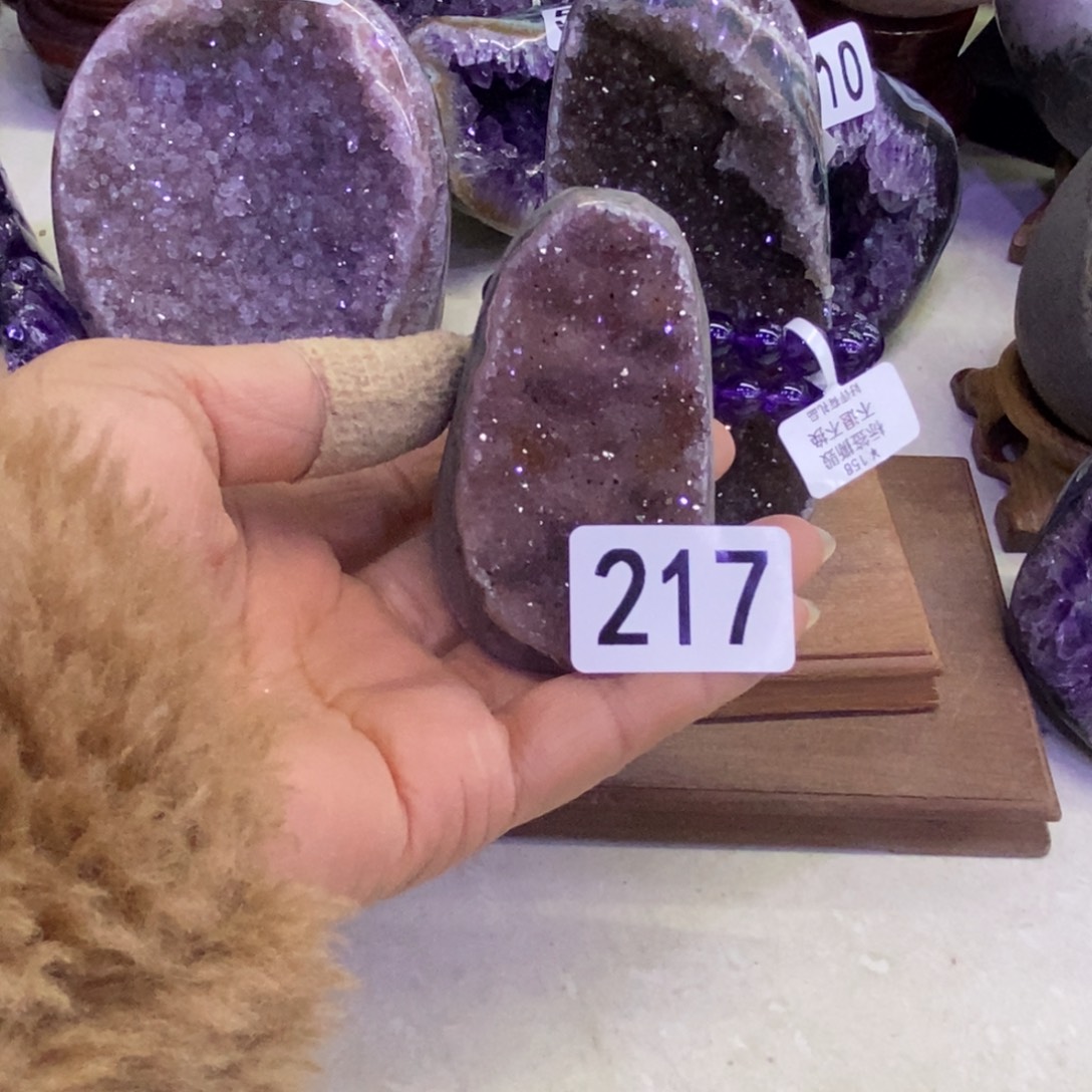 紫晶未镶嵌大型摆件（非配饰）