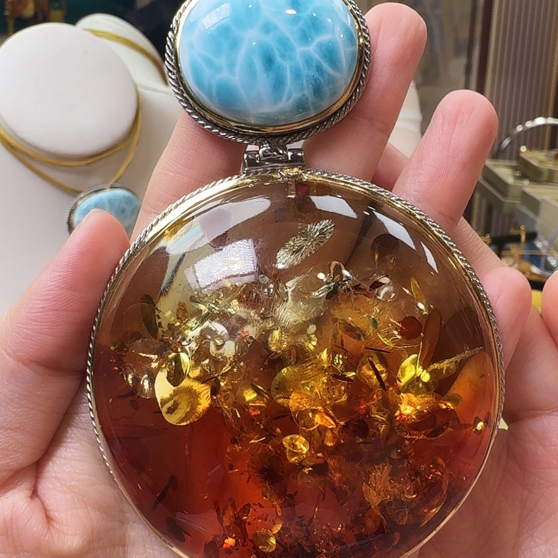 琥珀未镶嵌颈饰吊坠