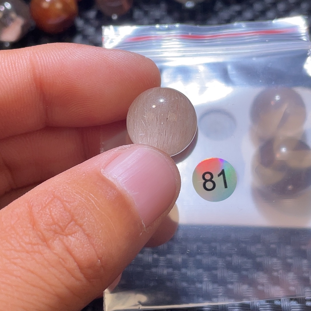 吃***吧未镶嵌水晶手链兔毛