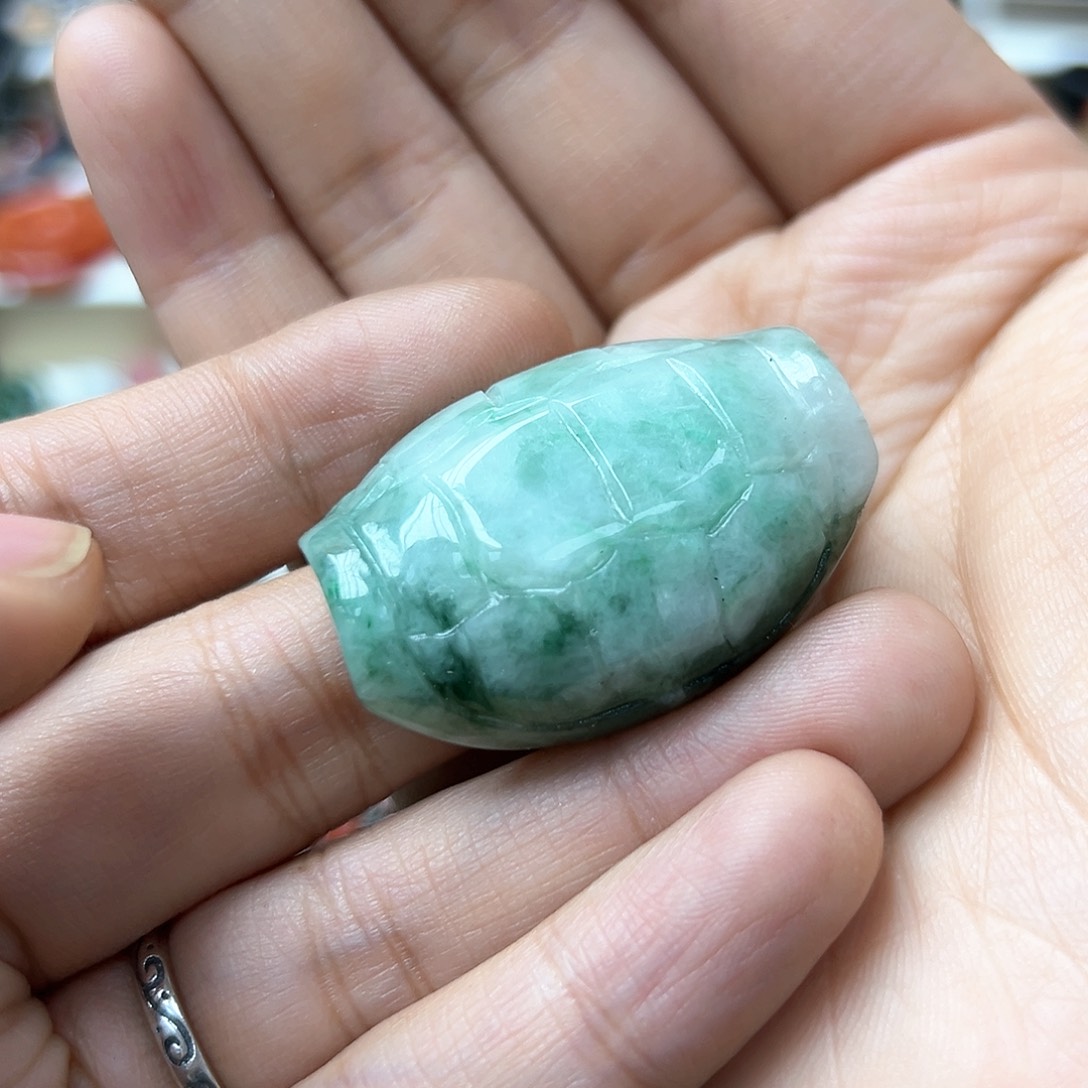 翡翠颈饰未镶嵌裸