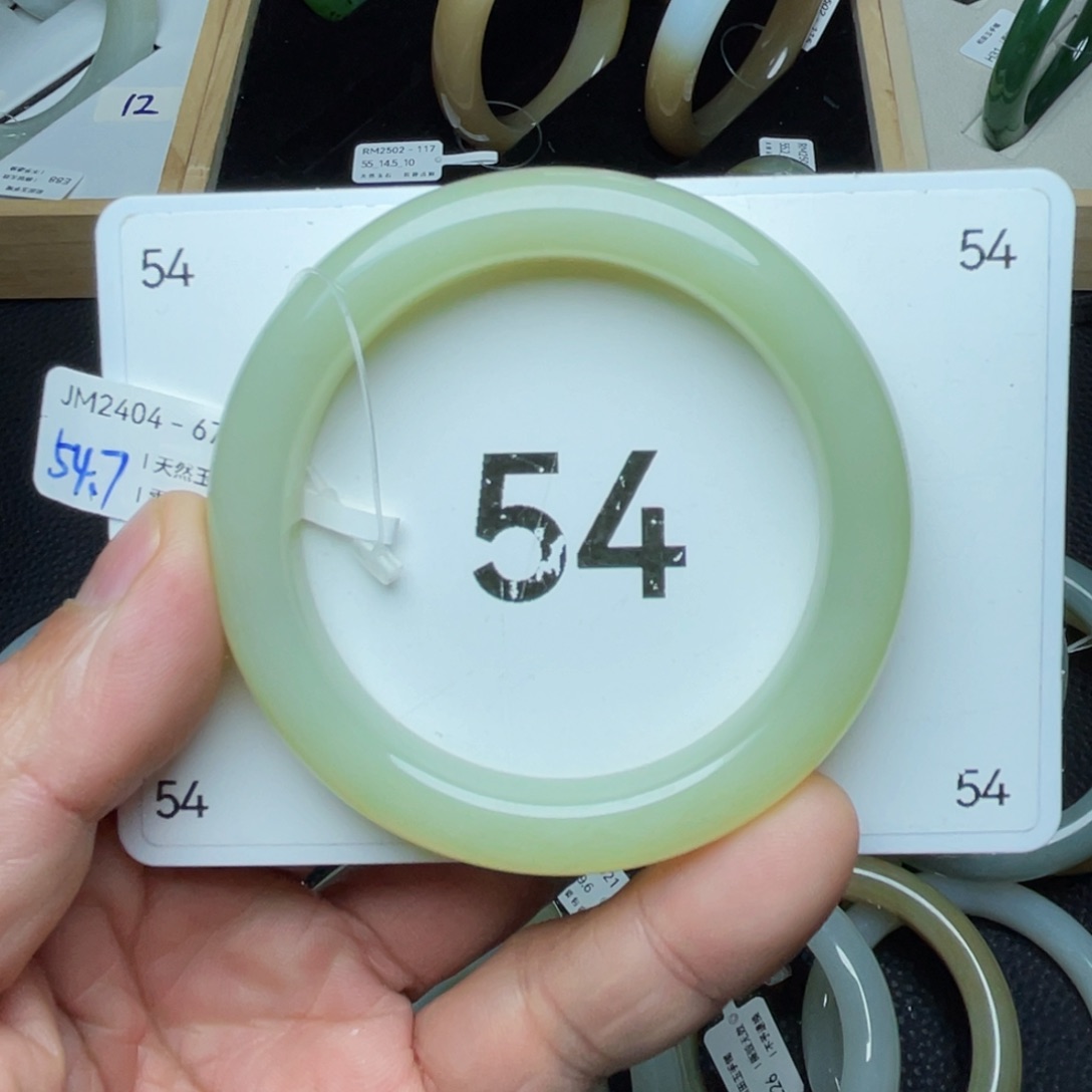 和田玉手镯未镶嵌