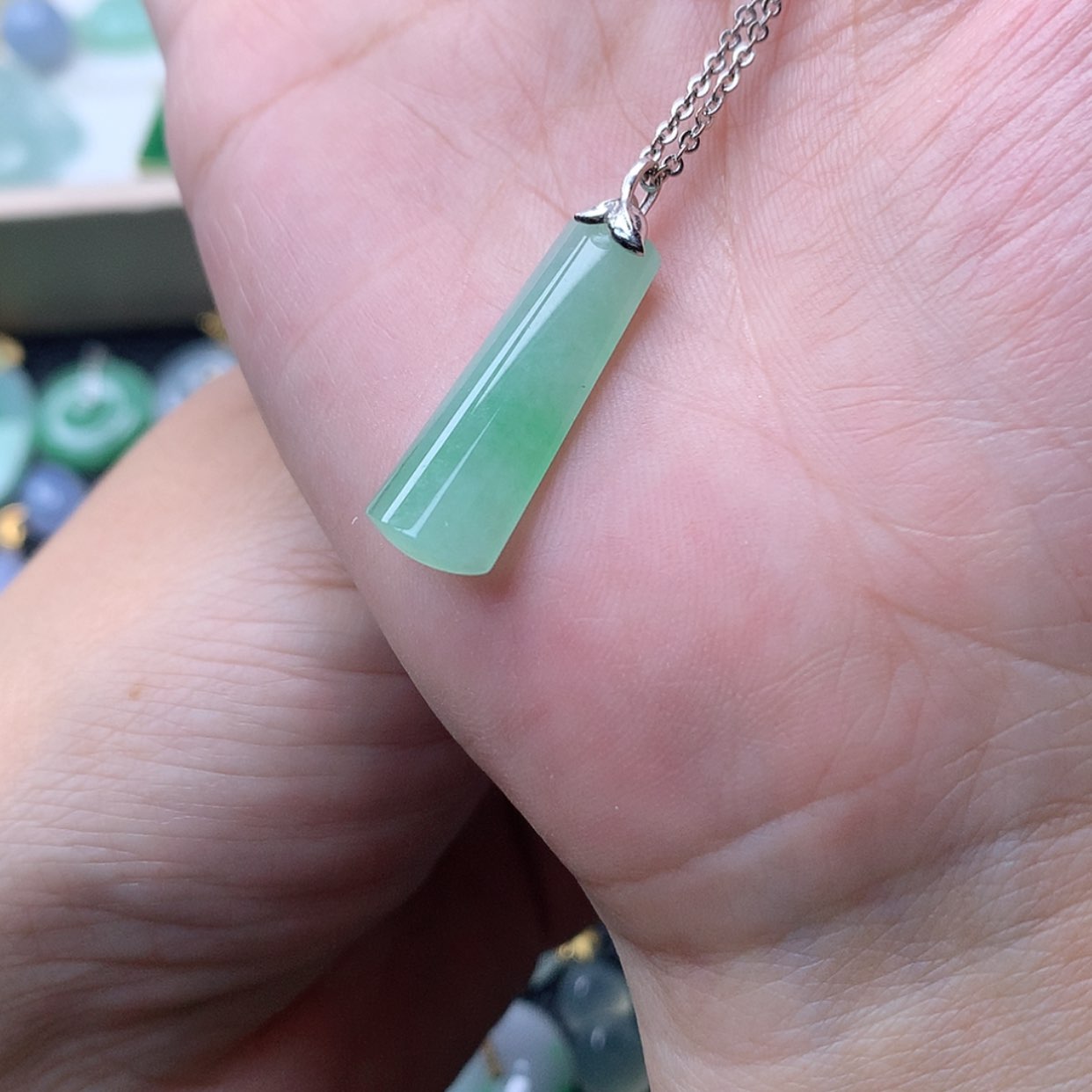 【闪购商品】翡翠18K金镶嵌吊坠(赠链)