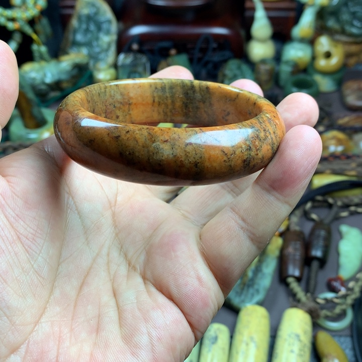 吊坠(赠链)未镶嵌岫岩河磨玉（透闪石质玉）