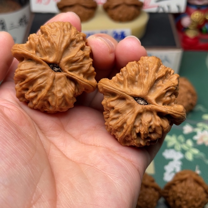 【闪购商品】文玩核桃吊坠41翻天印