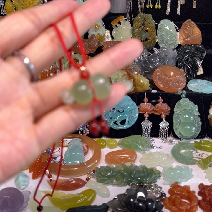 蛇纹石玉未镶嵌吊坠(赠链)