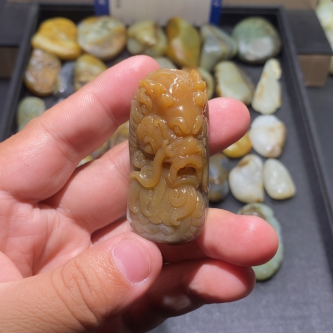 可***汗和田玉未镶嵌颈饰