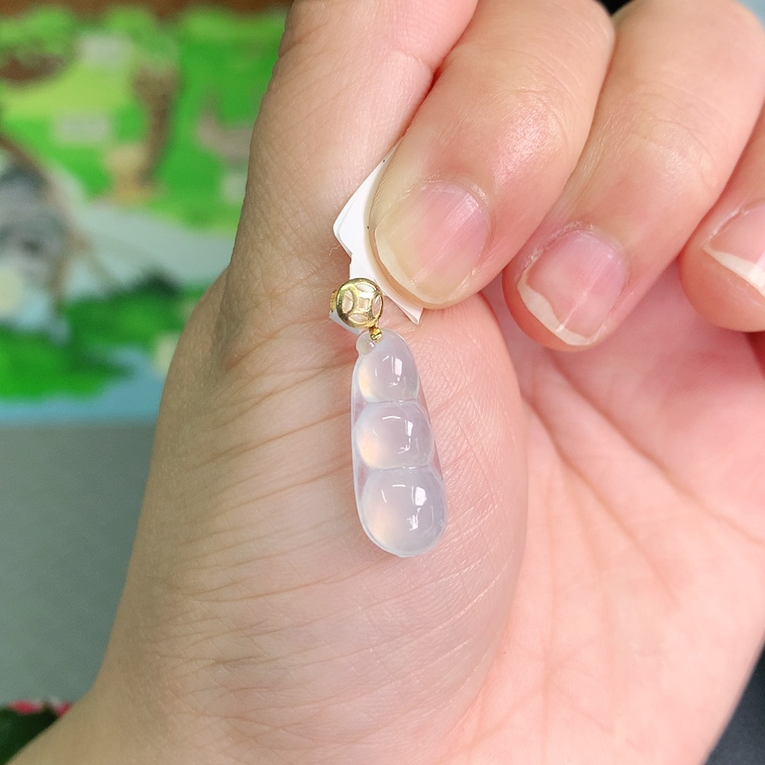 翡翠颈饰18K金镶嵌高冰小豆19.4*8.6*4.8