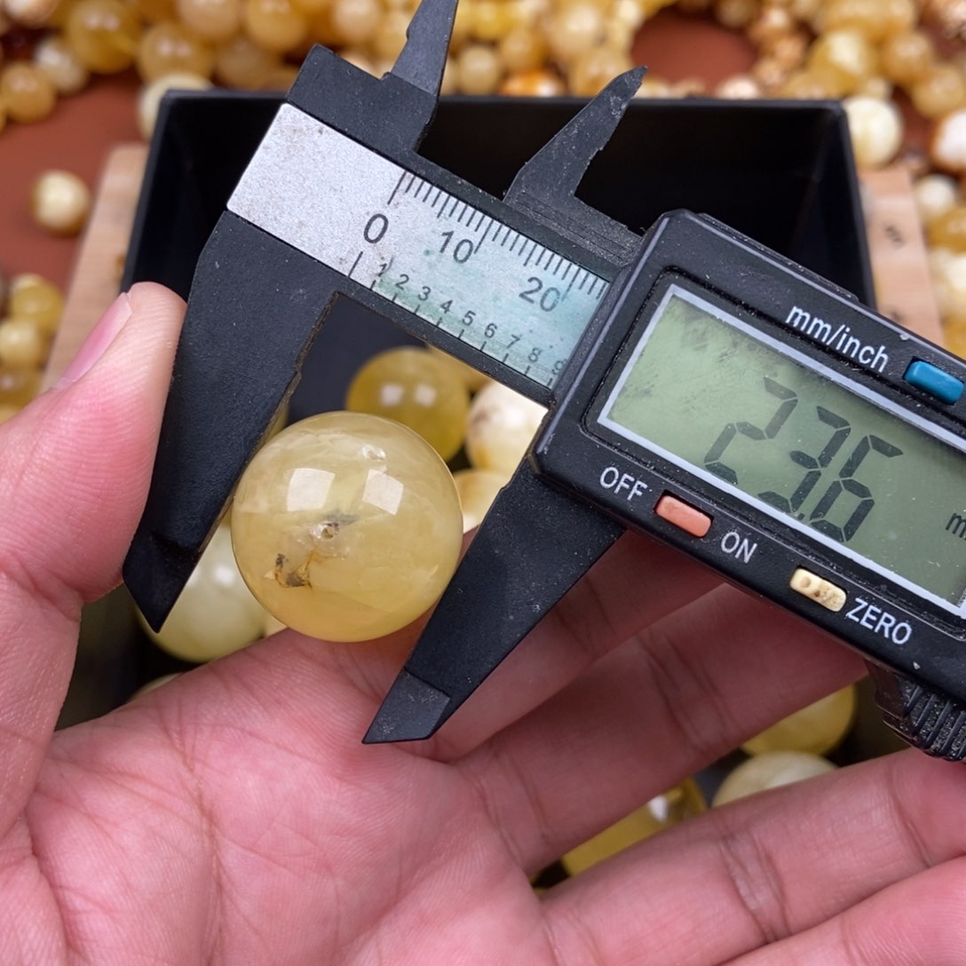 蜜蜡裸石未镶嵌蜜蜡