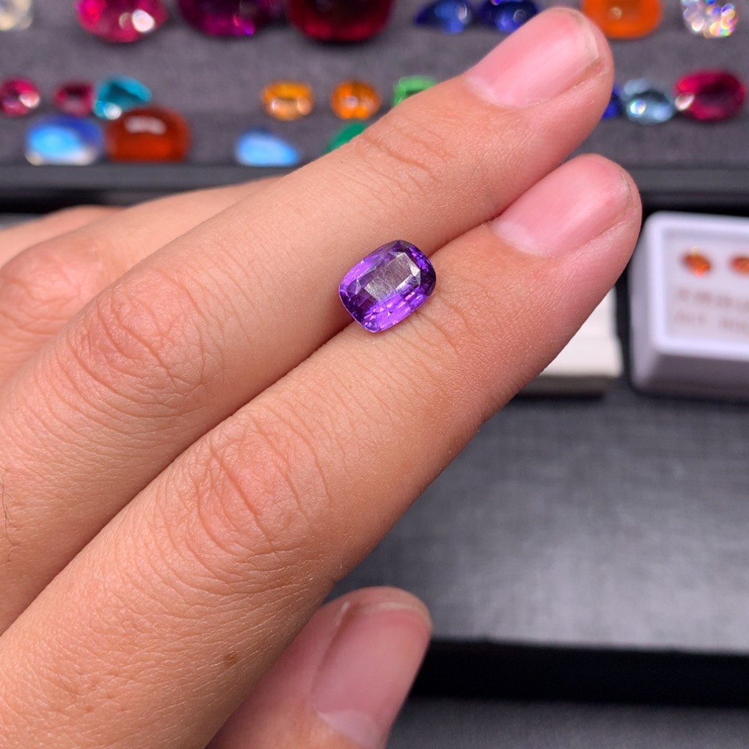 彩色蓝宝石裸石未镶嵌