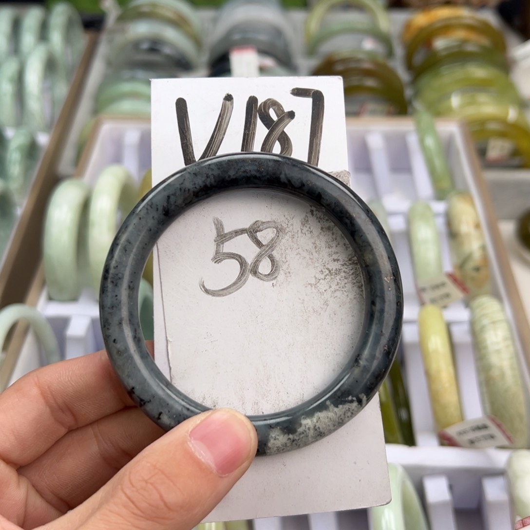 岫玉手镯未镶嵌天然岫玉微瑕