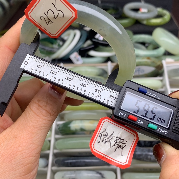 华***猫蛇纹石玉未镶嵌手镯2125