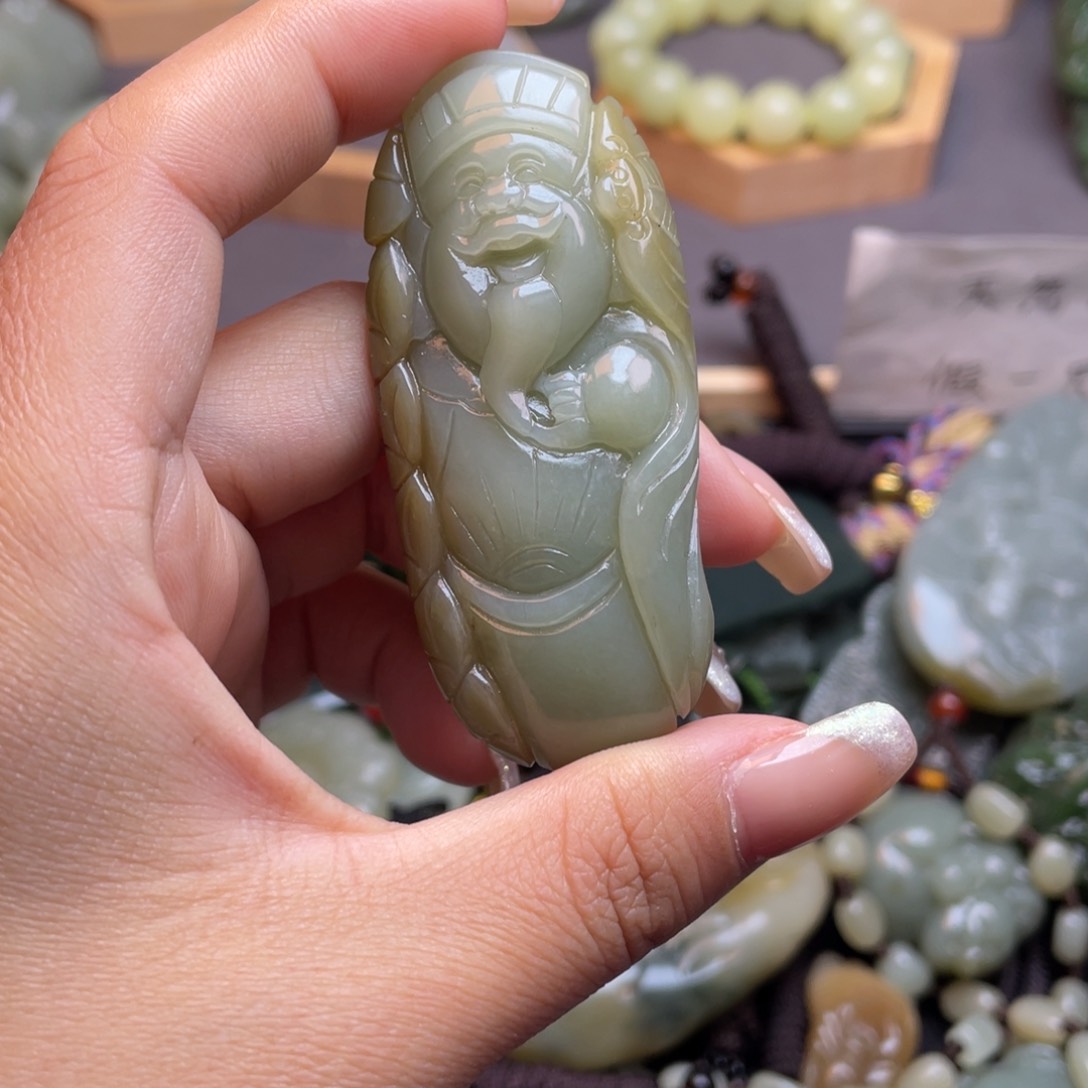 和田玉颈饰未镶嵌