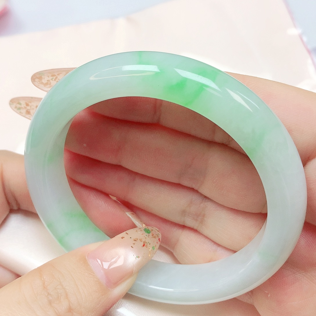 翡翠未镶嵌手镯抖音381