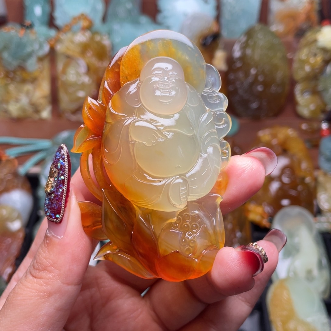 蛇纹石玉颈饰未镶嵌源**典