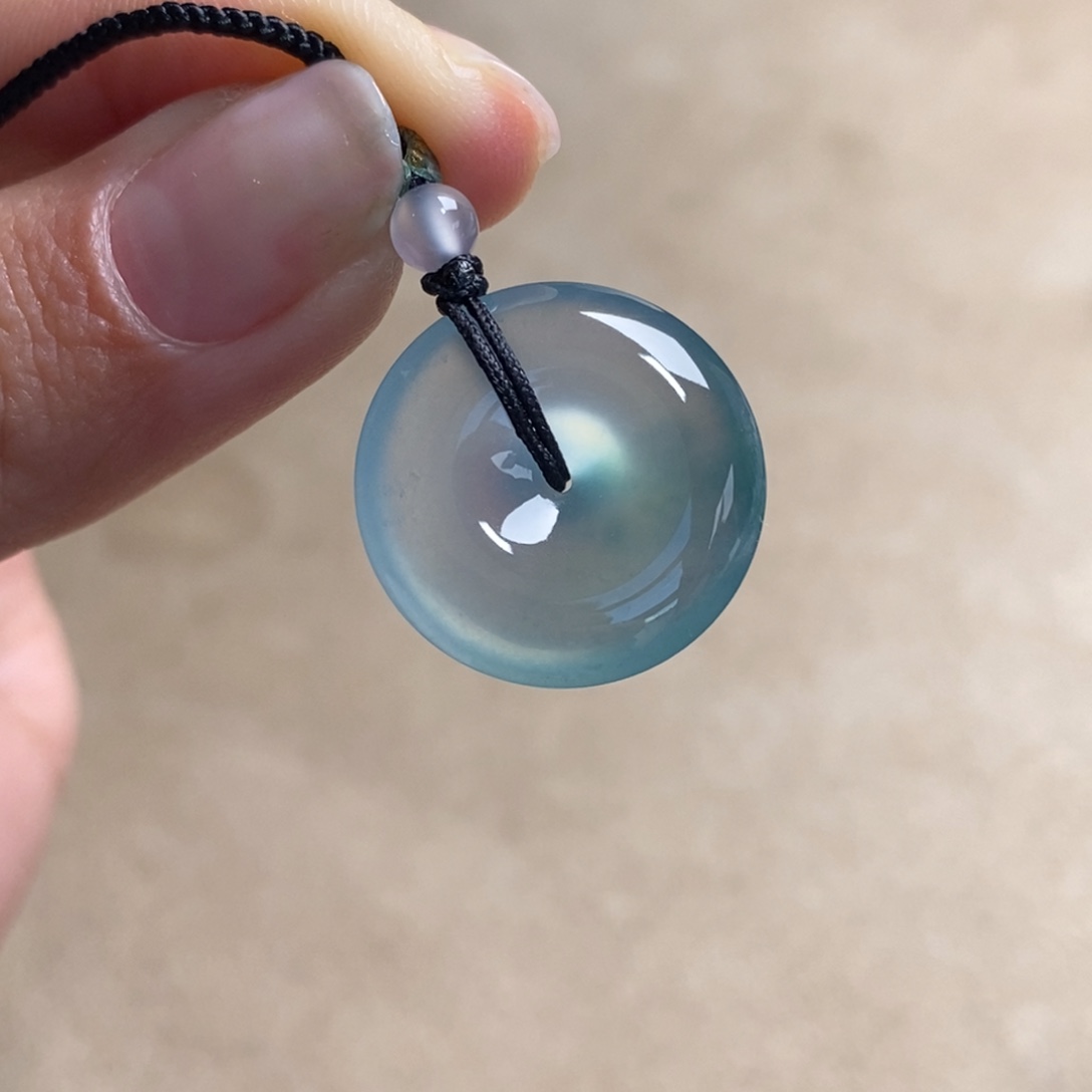 翡翠未镶嵌颈饰高冰湖水蓝绿特别灵气冰透细腻平安扣