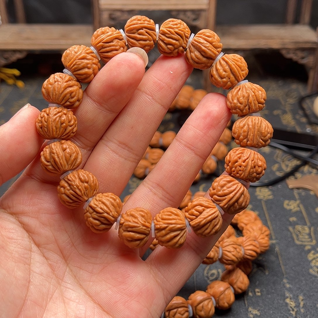 桃核吊坠小金豆手串