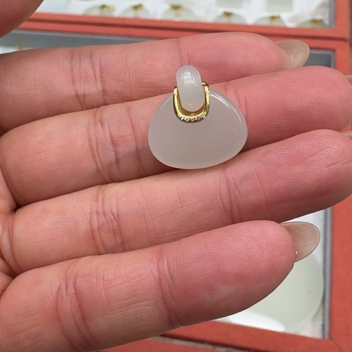 和田玉18K金镶嵌颈饰实在