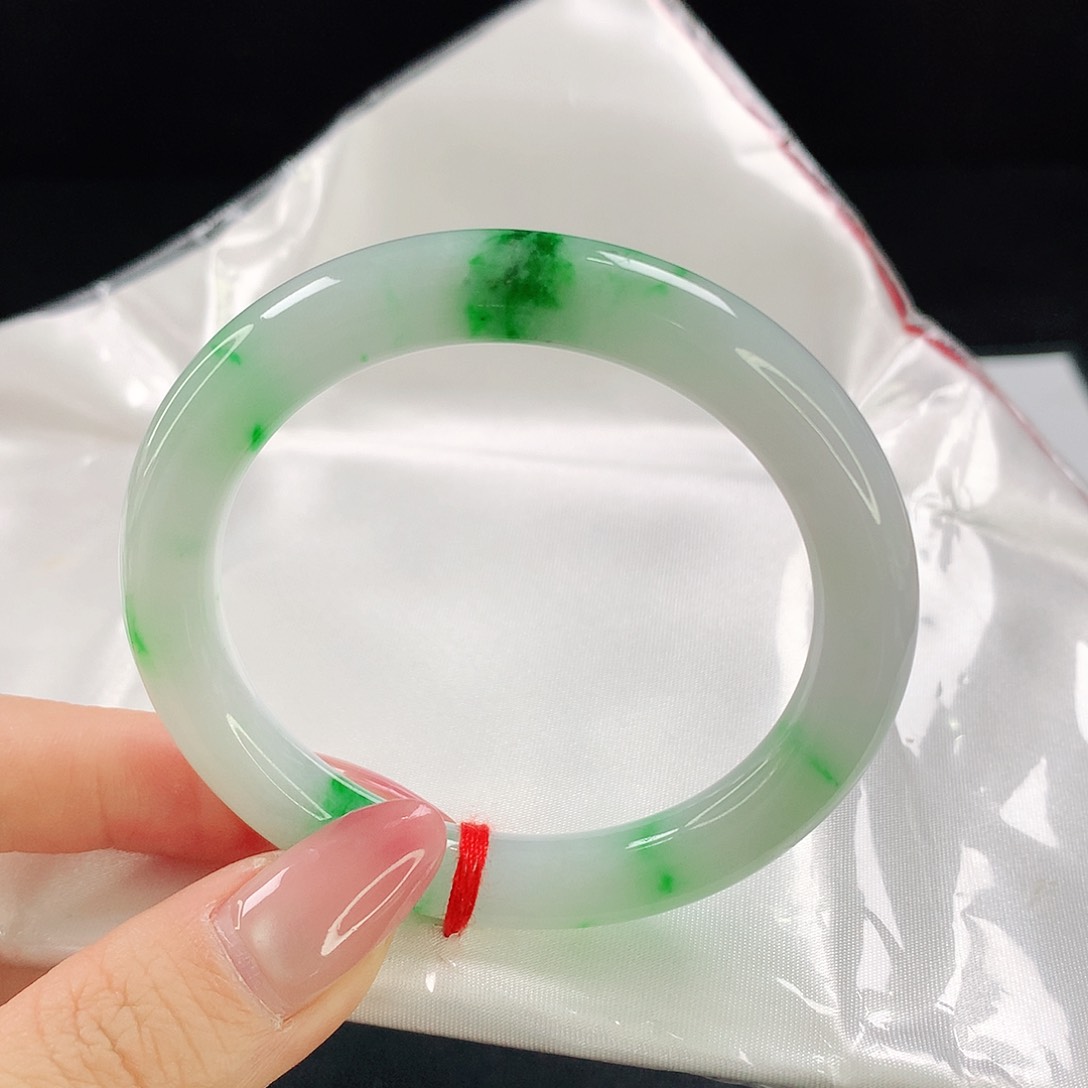 翡翠手镯未镶嵌143翡翠