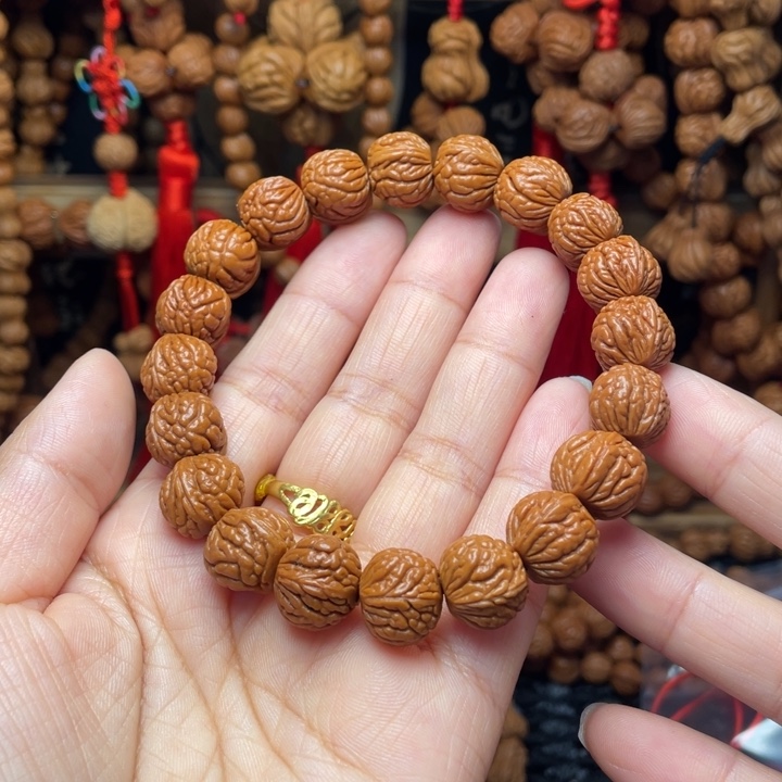 木质类龙纹桃枭挂件