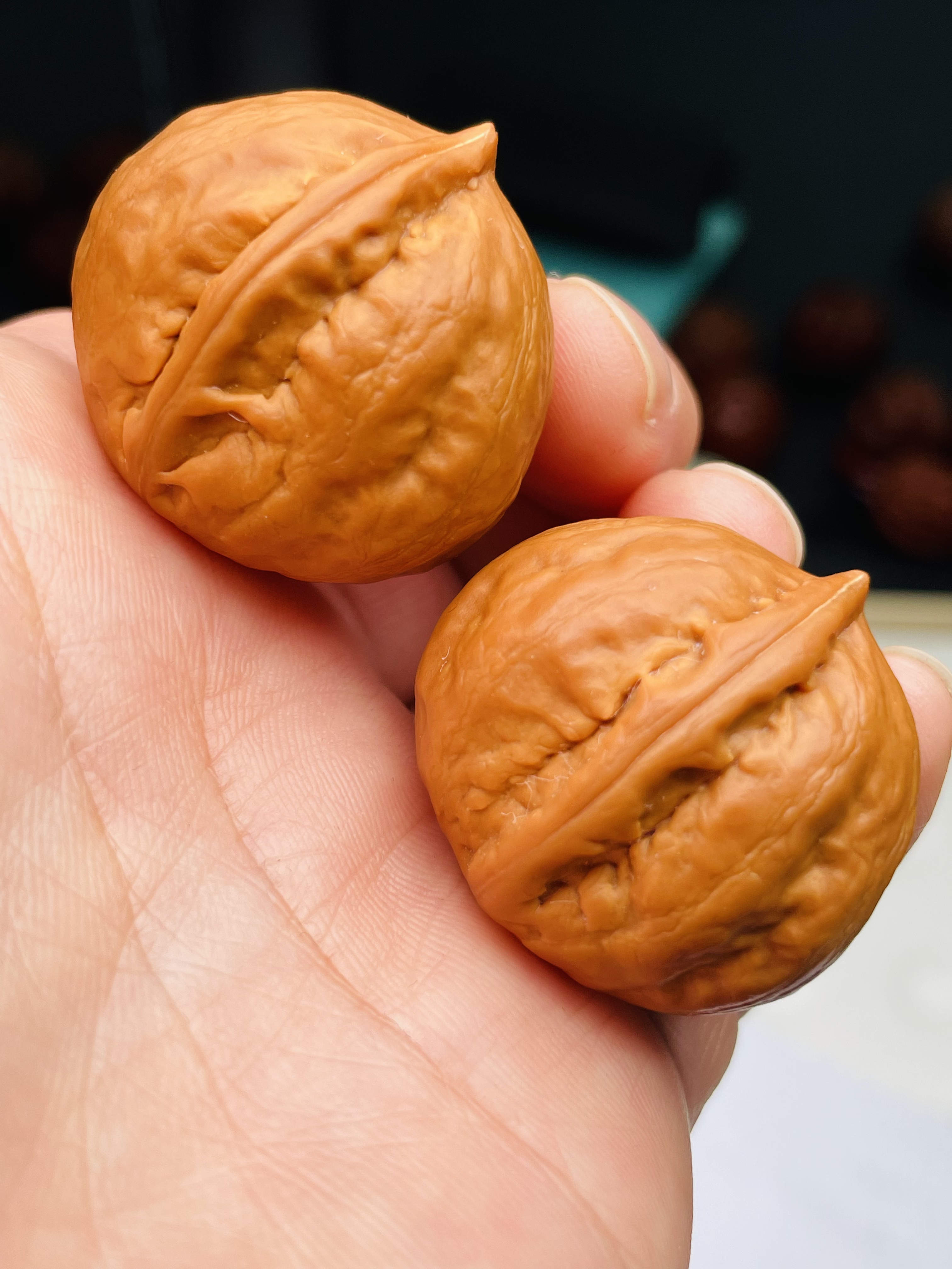 野生精品文玩核桃小手捻适合指尖把玩  蜜蜡球