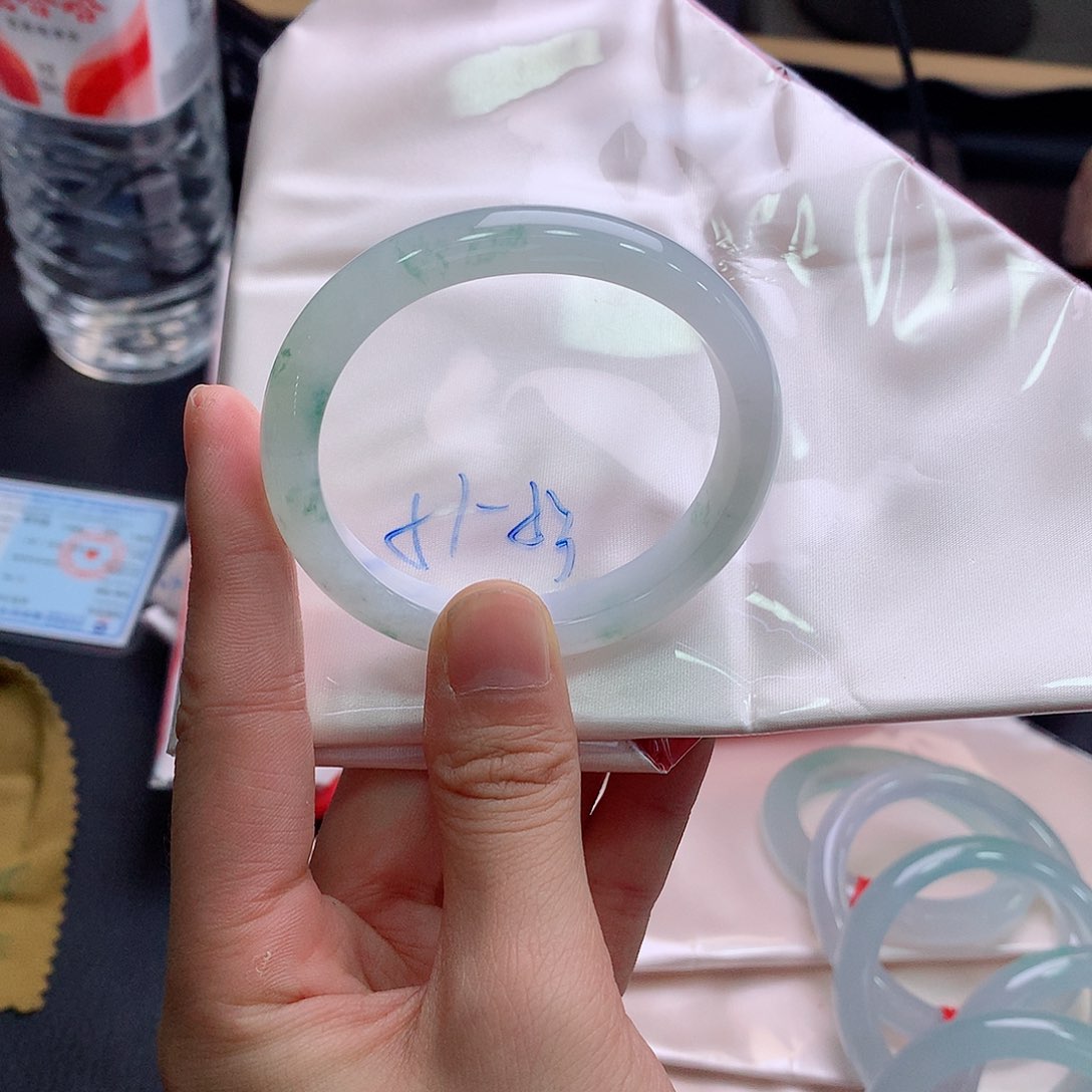 未镶嵌手镯翡翠翡翠