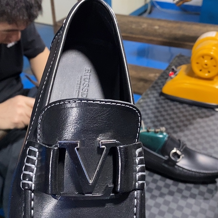 牛皮（革）黑色40码