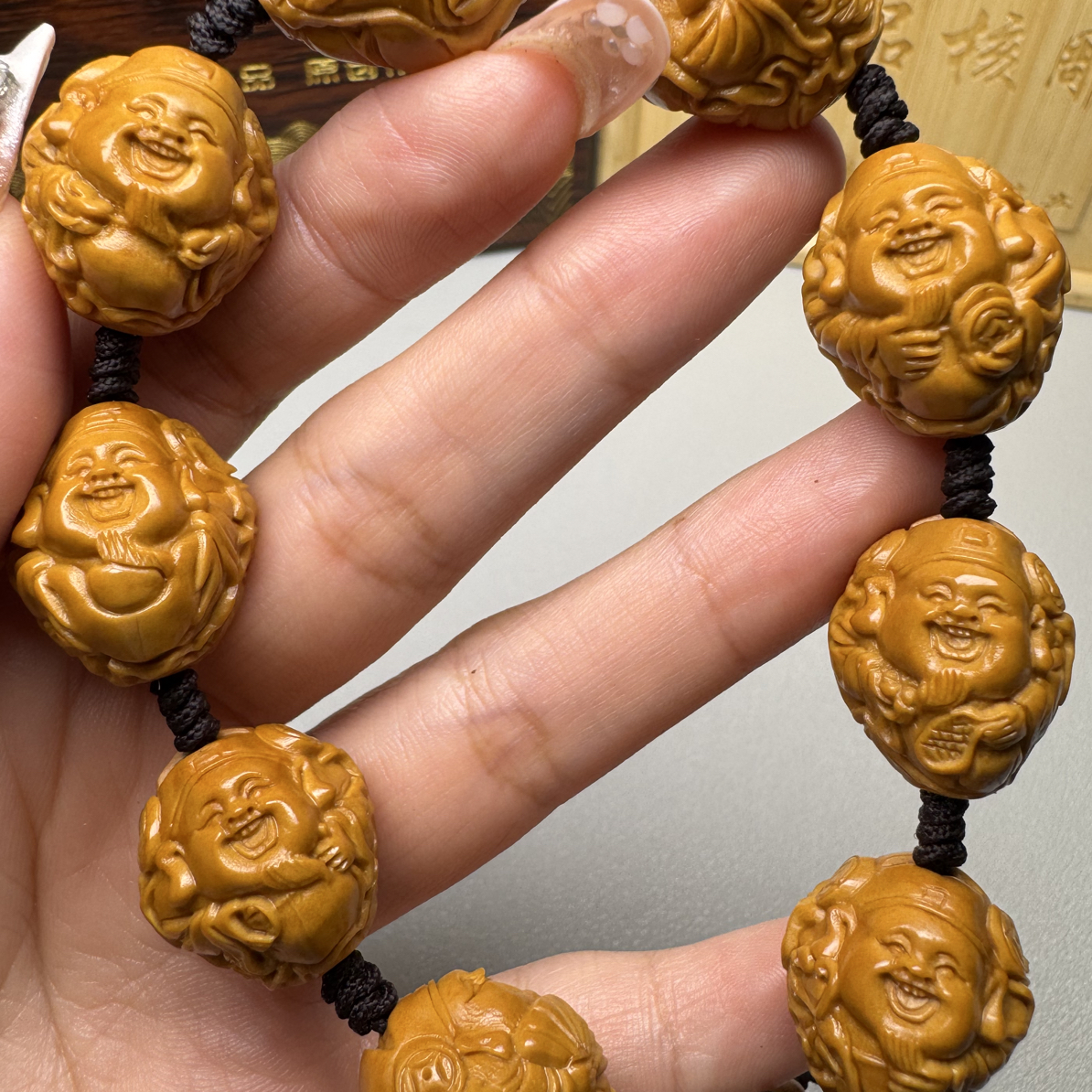 橄榄核雕刻 精品荷叶财神手串