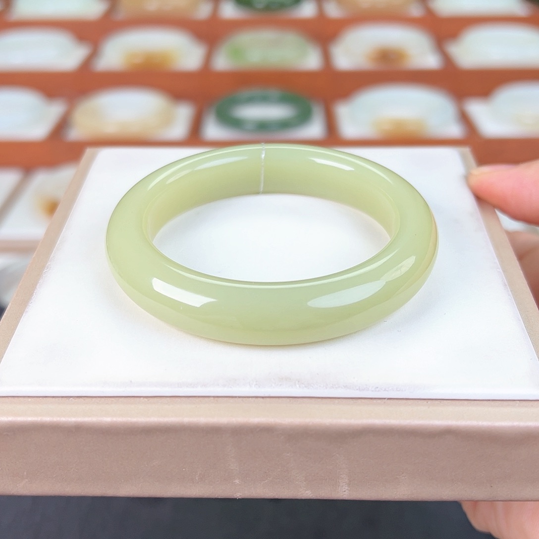 和田玉手镯未镶嵌和田玉黄口手镯