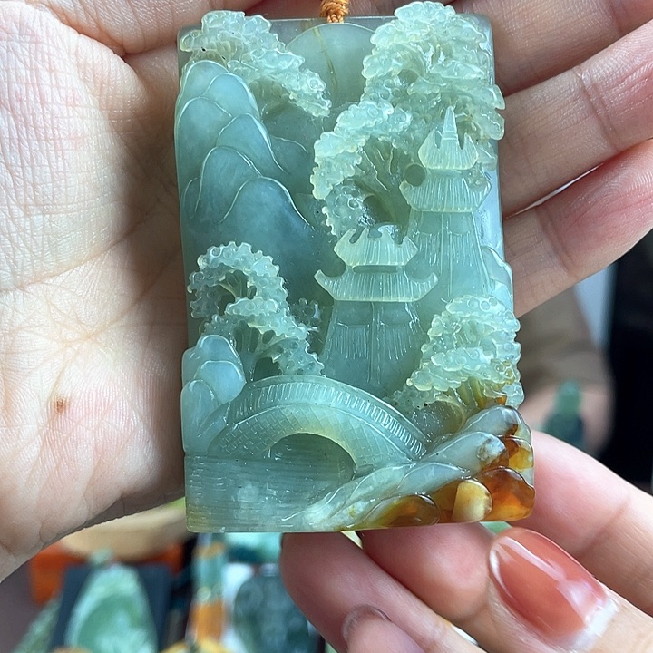 蛇纹石玉颈饰未镶嵌