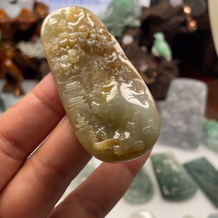 翡翠未镶嵌颈饰玉