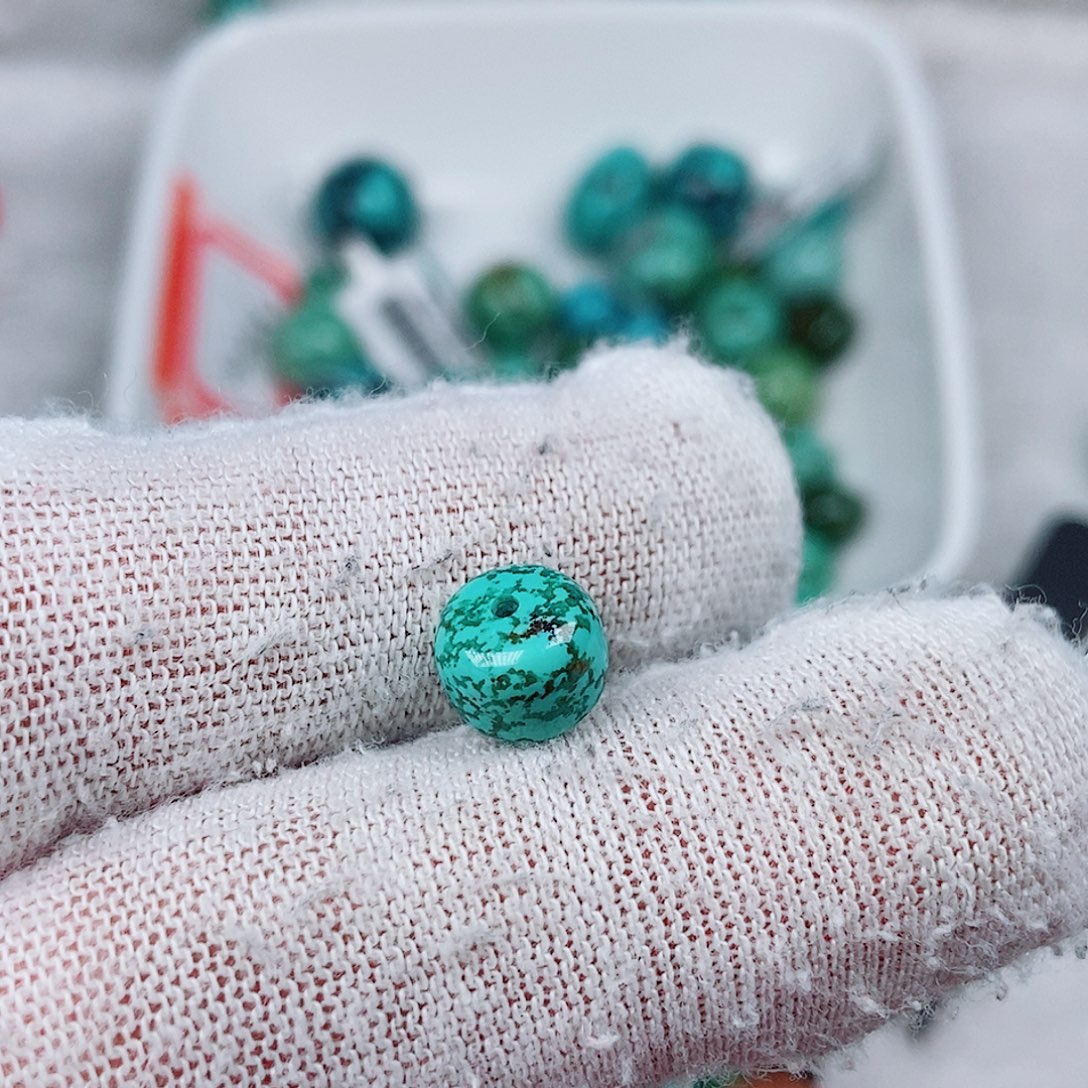 噼***堆绿松石未镶嵌珠宝奇石