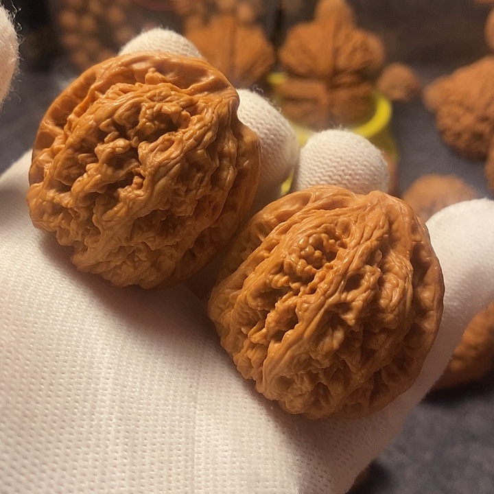 文玩核桃把件39修形粗筋鹰