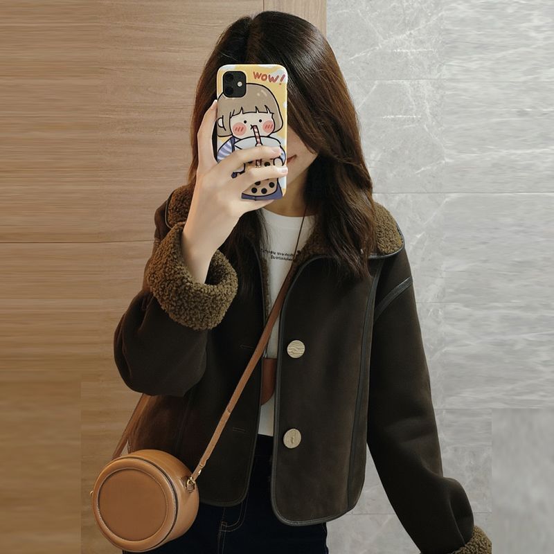 2025新款上新女装咖色翻领皮毛一体加绒加厚短款仿羊羔毛外套女冬