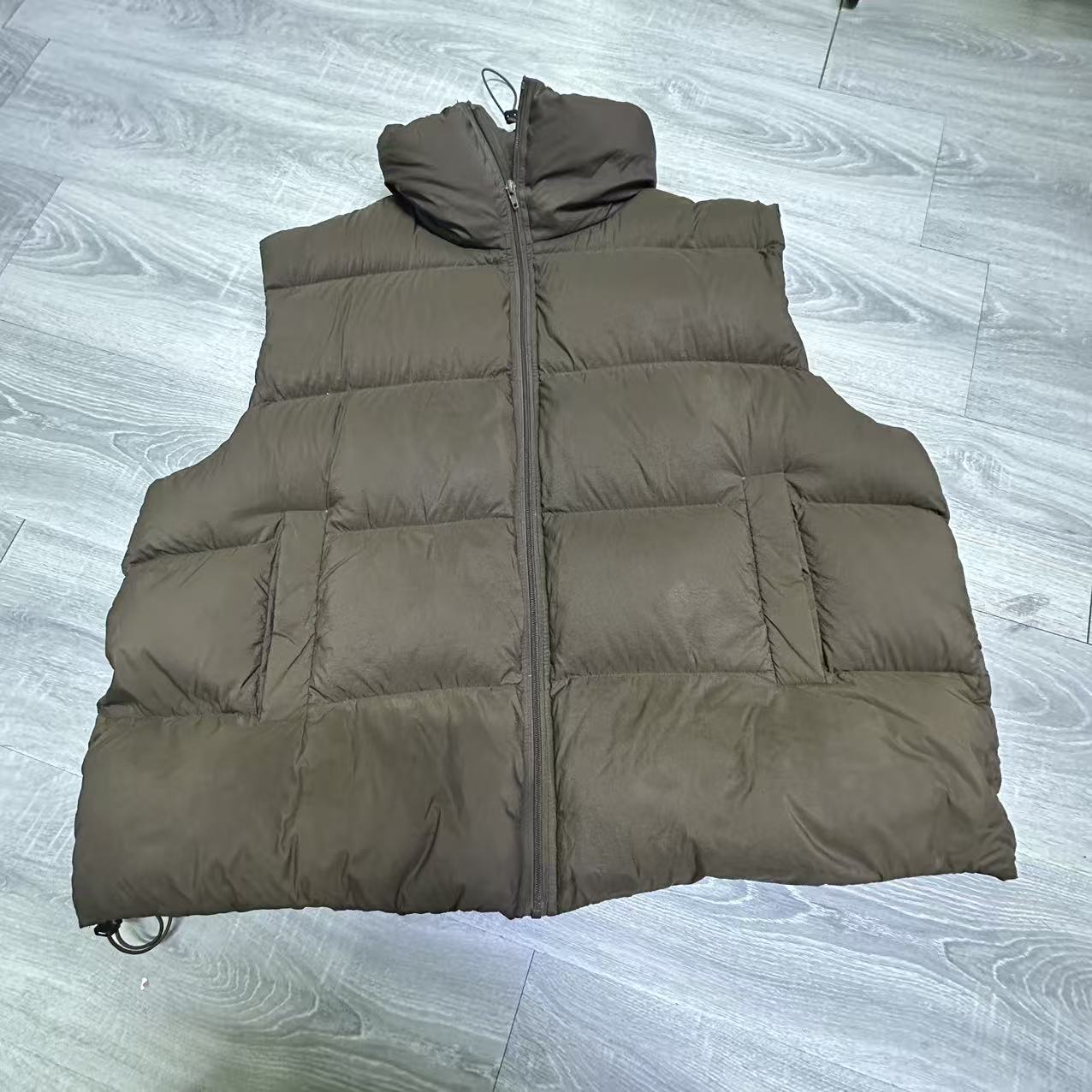样衣介意别拍-立领泡芙羽绒马甲果冻流线型60077