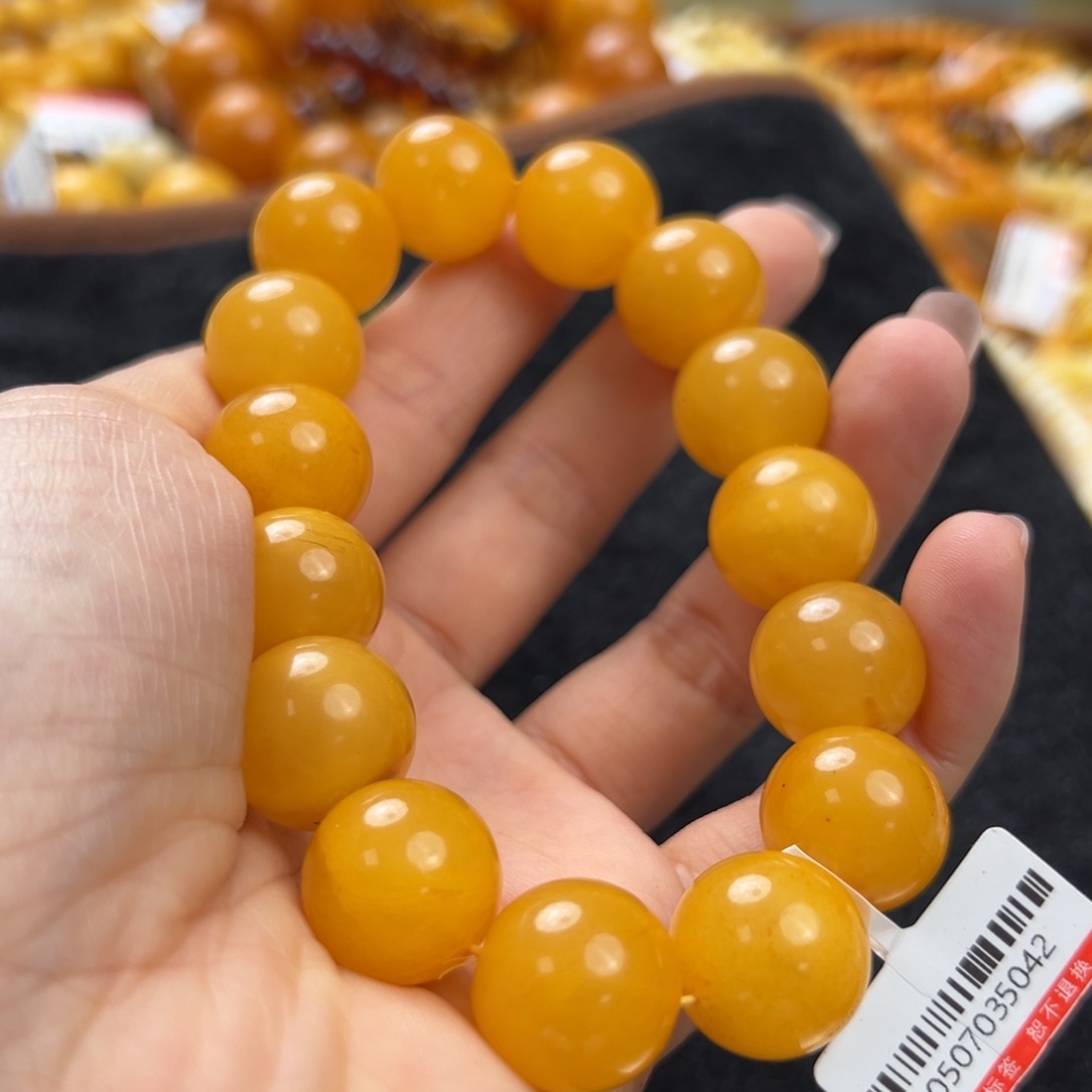 未镶嵌琥珀珠宝奇石