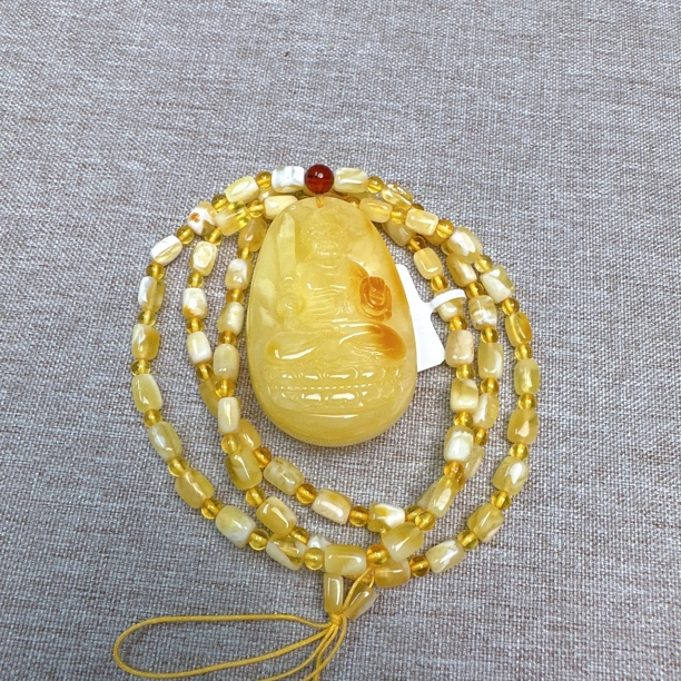 326-蜜蜡雕刻不动明王加链子