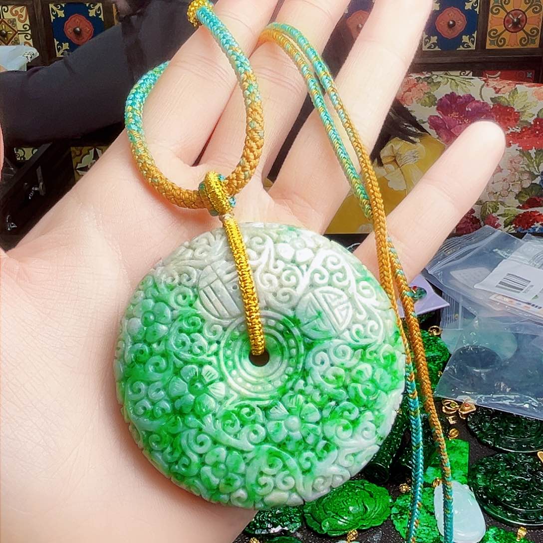 颈饰未镶嵌翡翠多样性
