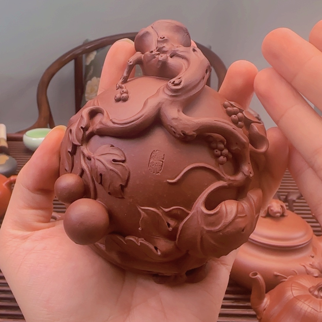 福***乐茶宠松鼠葡萄全手工紫泥