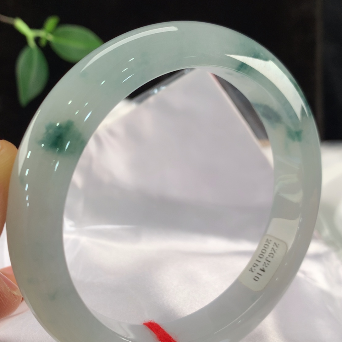 翡翠手镯未镶嵌64圈口0152