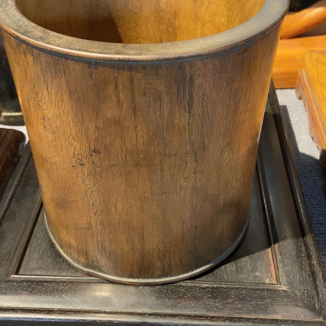 木用****斌黄花梨素面笔筒